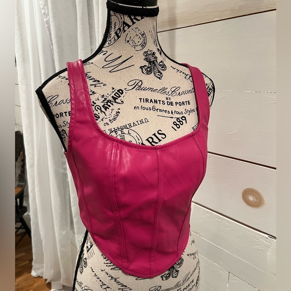 Sincerely Jules cropped hot pink polyurethane top, size M, EUC, clubbing, summer